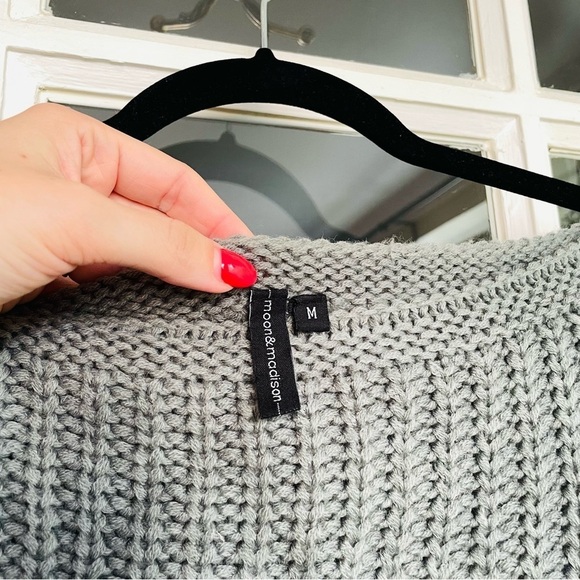 Moon & Madison Oversized Chunky Knit Boho Sweater - Picture 5 of 10